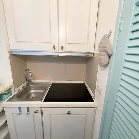 Apartment Wiki's Place *